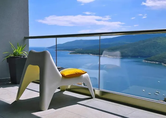 Vanilla I With Beautiful Seaview